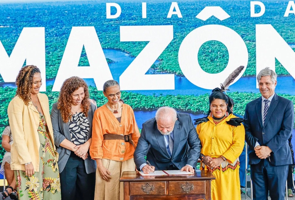 Decreto sobre regulariação fundiária foi assinado setembro de 2023 pelo presidente Luiz Inácio Lula da Silva (Foto: Ricardo Stuckert/Presidência da República)