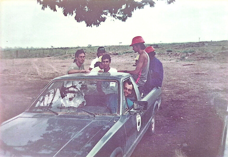 Equipe do Imazon durante uma das saídas de campo nos anos 90 (Foto: Arquivo Imazon)