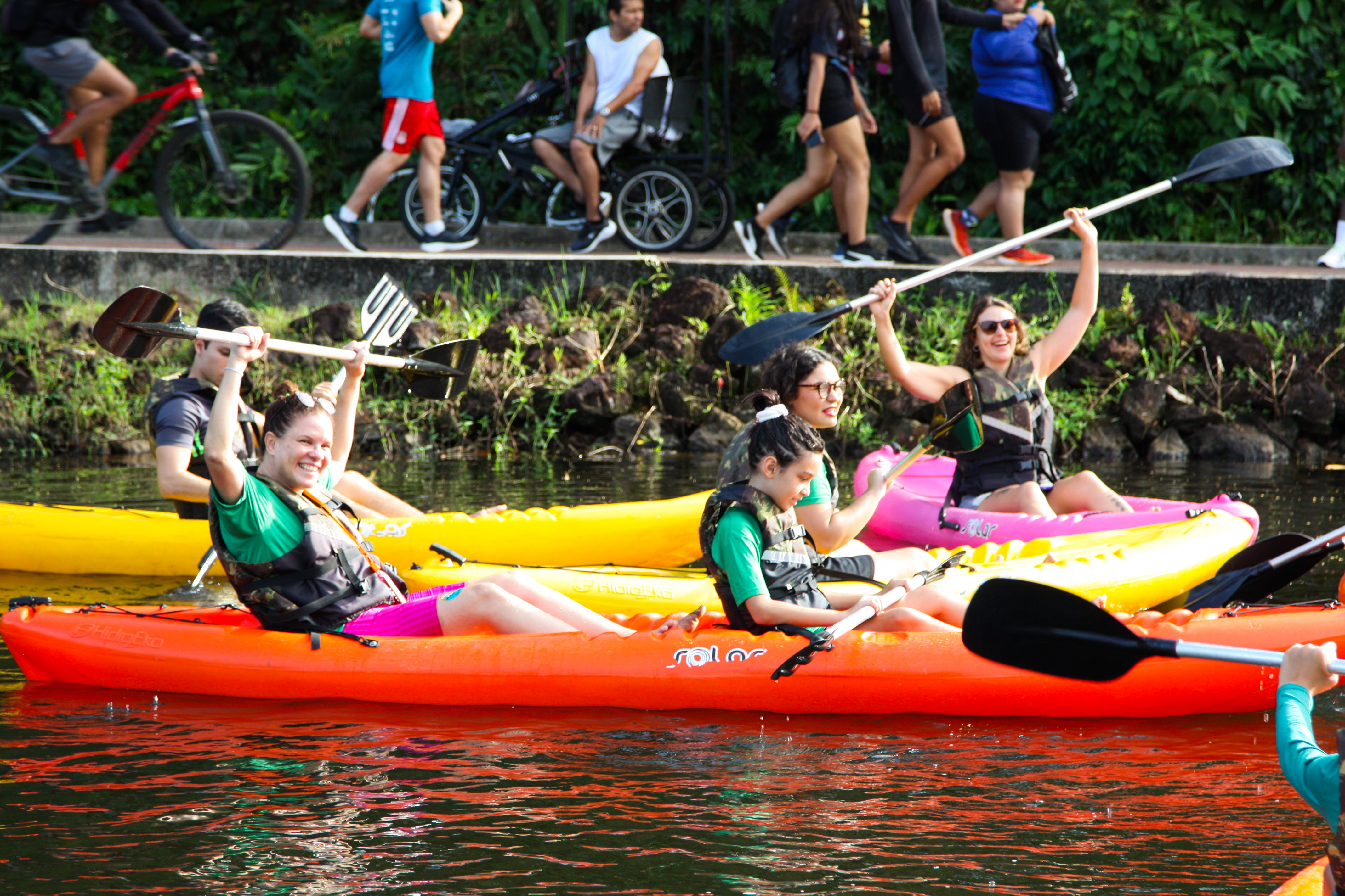 Atividade de canoagem realizada no Parque do Utinga (Belém) pelo Um Dia no Parque 2025 (Imagem: Jordan Castro/Imazon).