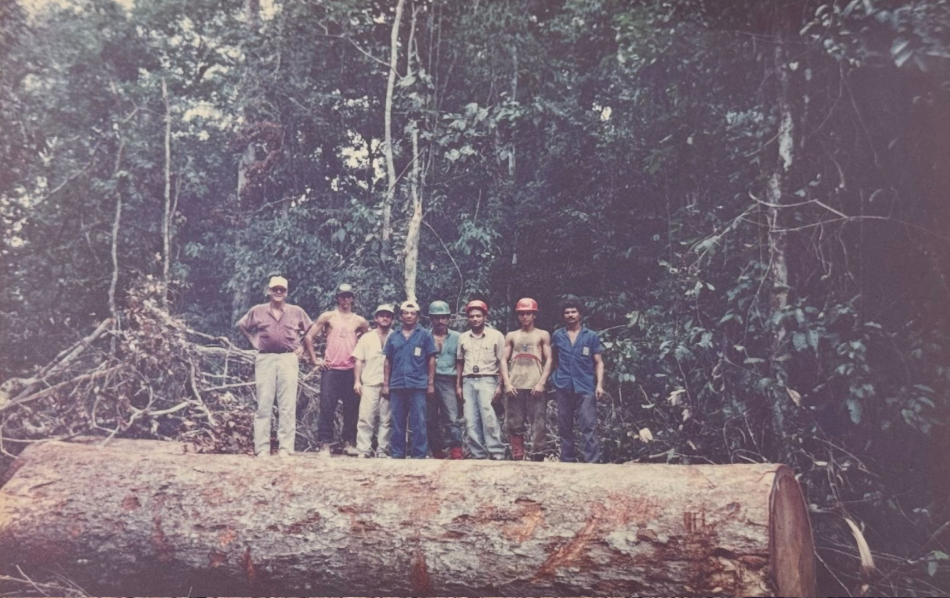 Johan Zweede, à esquerda, com parte da equipe do projeto (Foto: Arquivo Imazon)
