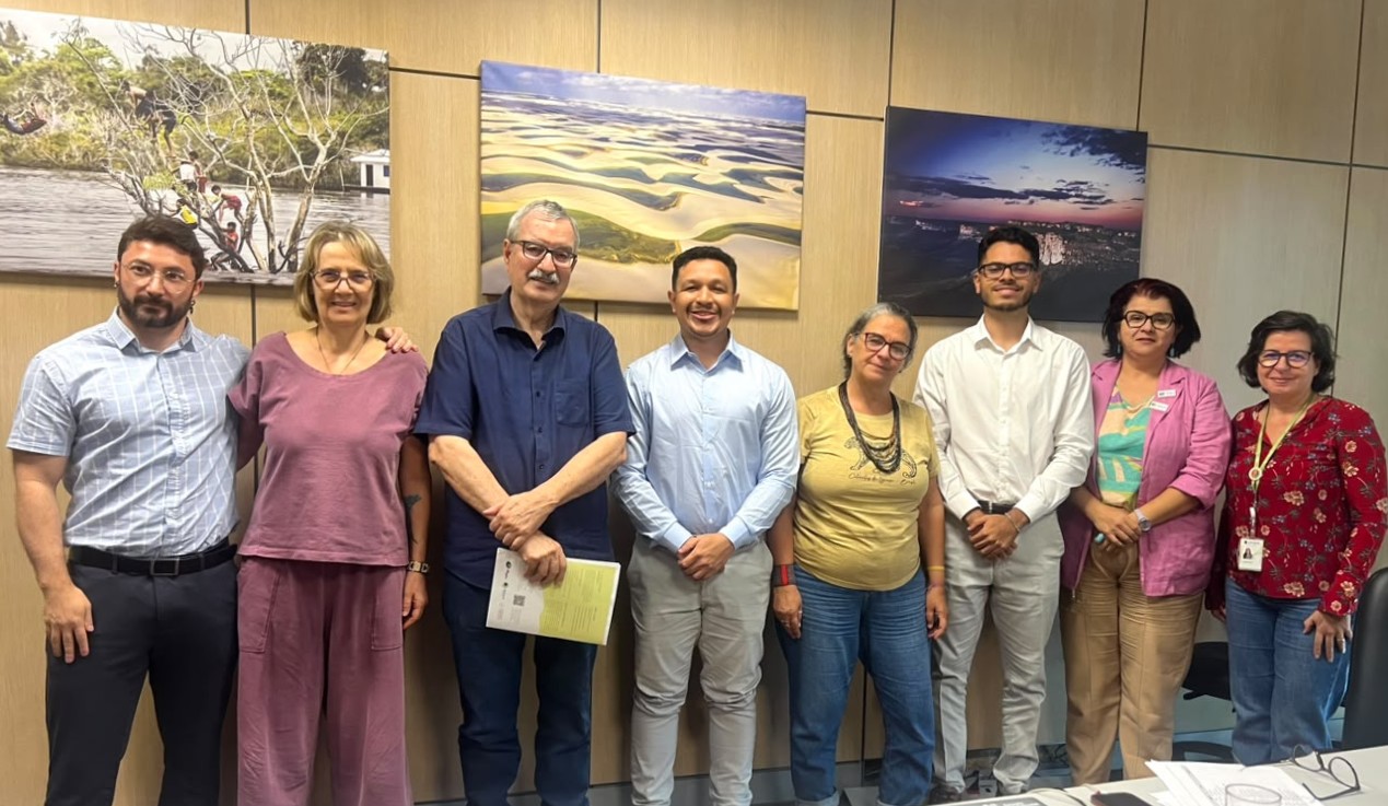 Pesquisadores do Imazon com a equipe do Cômite Nacional de Zonas Úmidas (Imagem: Arquivo pessoal)